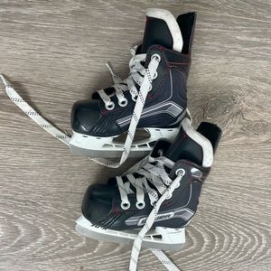 Bauer toddler hockey skates - size 6